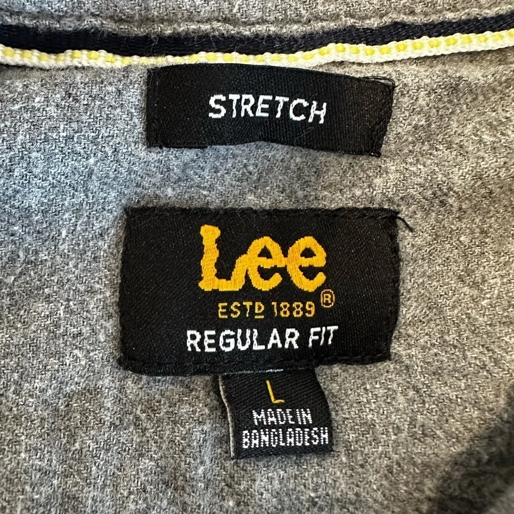 Lee Premium Select Men Sz:L Stretch Thick heavyweight Cotton blend. Button Down.